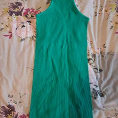 green dress