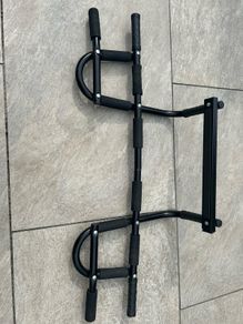 Exercise multi-grip door way pull up bar