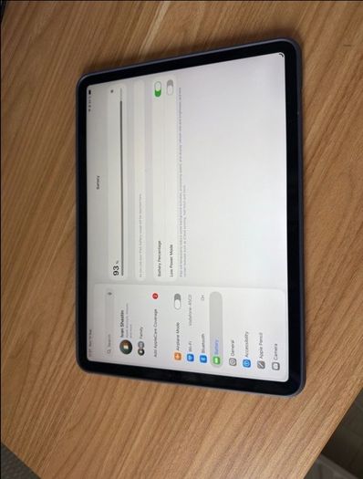Apple iPad Pro 11" 2nd Gen 128GB (Wi-Fi) + Apple Pencil 2nd Gen Excellent Condition