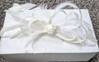 White and off white fascinator