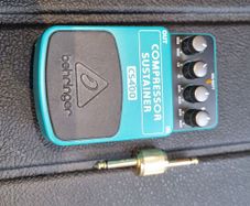 Behringer Compressor CS400