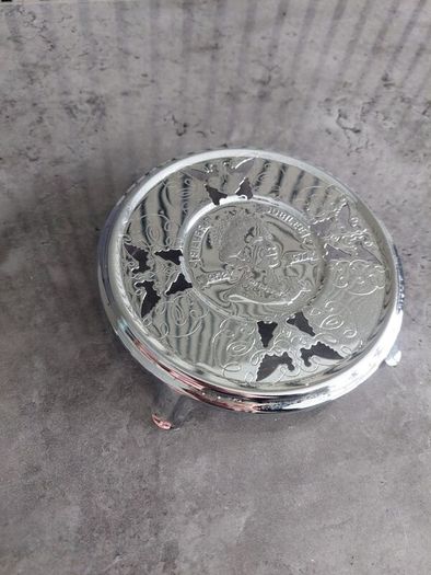 Queen Elizabeth teapot stand