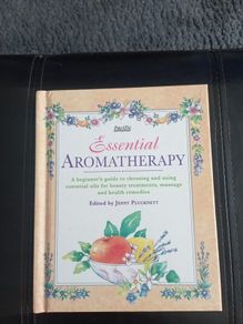 Essential Aromatherapy - Very Handy Guidebook