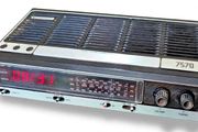 vintage 1980s clock radio