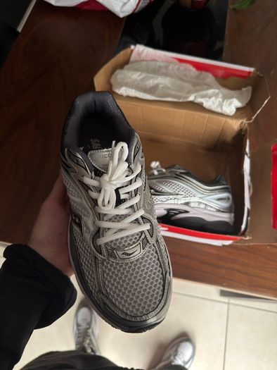 Saucony
