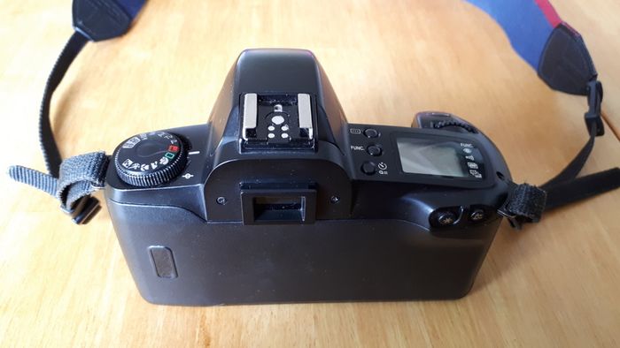 Canon EOS 35mm film camera for sale 700 1000F 5000