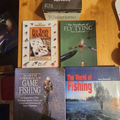 Daiwa 4050 Spinning Reel Plus 3 X Fishing Books . All In Good Condition  See Photos For Same.