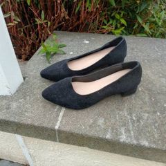 shoes,black suede ,size 38 .never worn