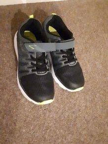 boys trainers tags off, but brand new