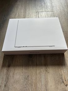 MacBook Air m5 13" 16gb ram 512 gb SSD