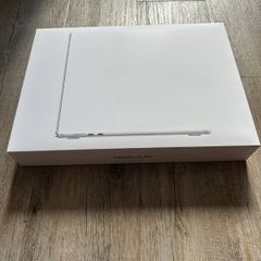 MacBook Air m5 13" 16gb ram 512 gb SSD