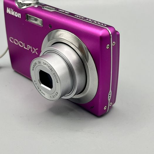 Nikon Coolpix S220 10MP Digital Camera Pink - Nr Mint - Full Kit