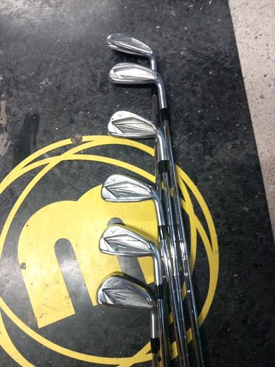 mizuno irons jpx callaway 5 wood and taylormade bag