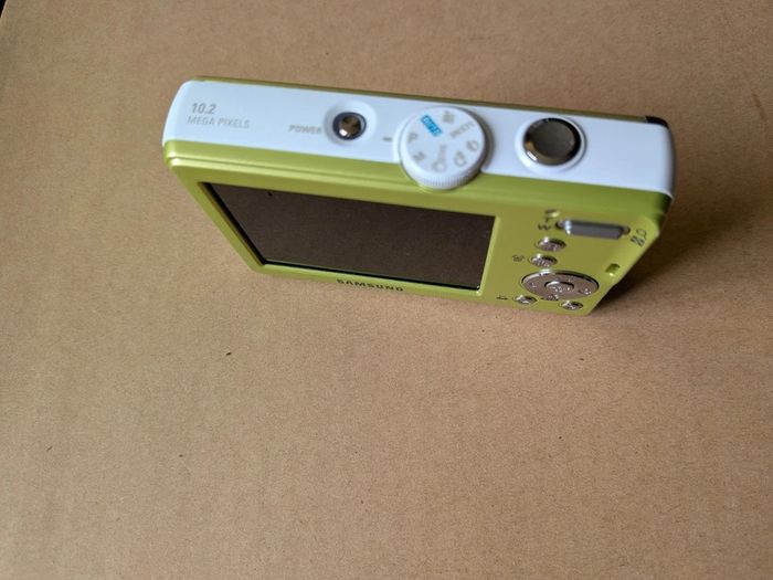 Samsung Digital Camera l201