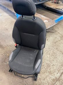 peugeot 208 passenger seat