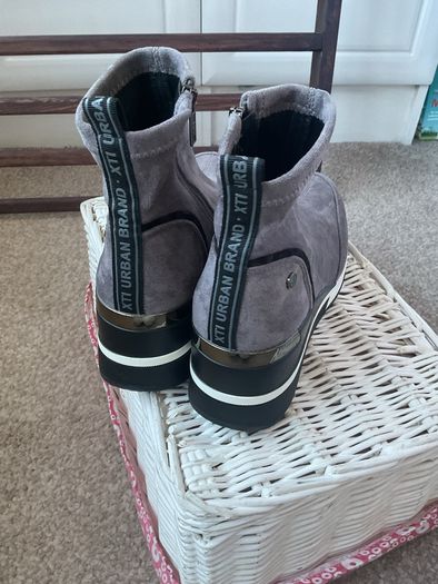 ankle boot Xti grey suede trainer style boot