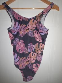 girls swimsuit