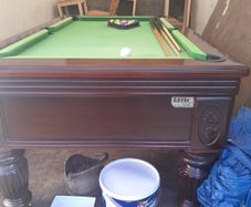 Pool table