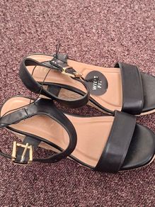 Sandles