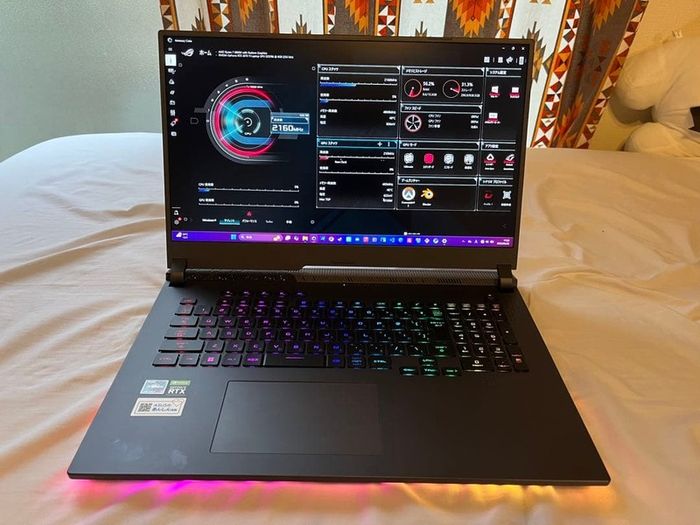 Asus Rog Strix G17 G713rw-kh096w Gaming Pc - 17.3" - Ryzen 9 6900hx - 32 Gb / 1 Tb Ssd - Azerty - Grade A With Charging Cable