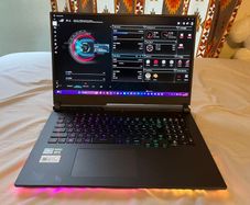 Asus Rog Strix G17 G713rw-kh096w Gaming Pc - 17.3" - Ryzen 9 6900hx - 32 Gb / 1 Tb Ssd - Azerty - Grade A With Charging Cable