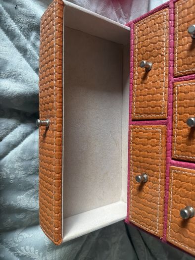 Jewellery box