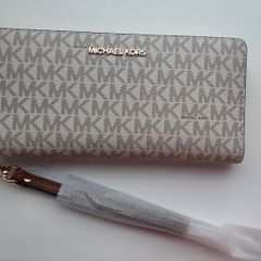 NEW Michael Kors Women's Jet Set Travel Purse/Wallet