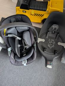 Cybex Cloud Z i-Size & Base Z bundle