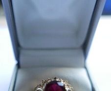 Vintage 9kt yellow gold oriental Ruby ring