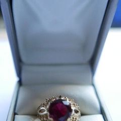 Vintage 9kt yellow gold oriental Ruby ring