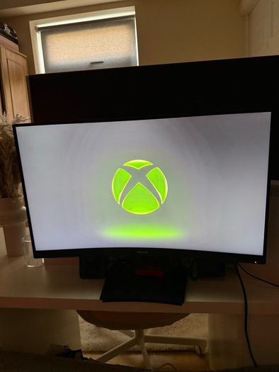 Xbox series s and Philips curved gaming monitor
