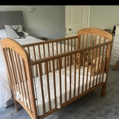 Baby bed/cot