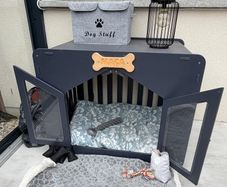 Modern Large Dog House - Excellent Condition