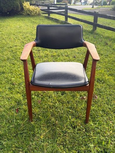 Dining arm chair