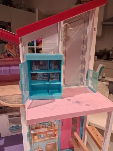 Foldable Barbie Malibu House