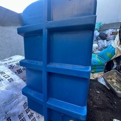 Enclosed drinking water tank