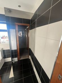 Merlyn showerwall wetroom
