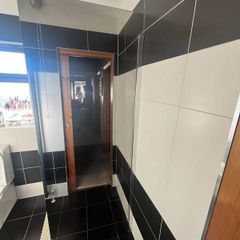 Merlyn showerwall wetroom