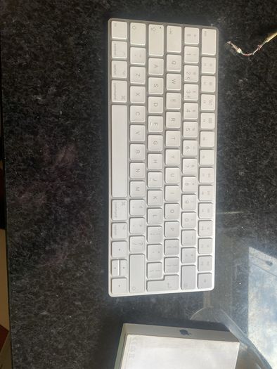 apple  magic keyboard model A1644