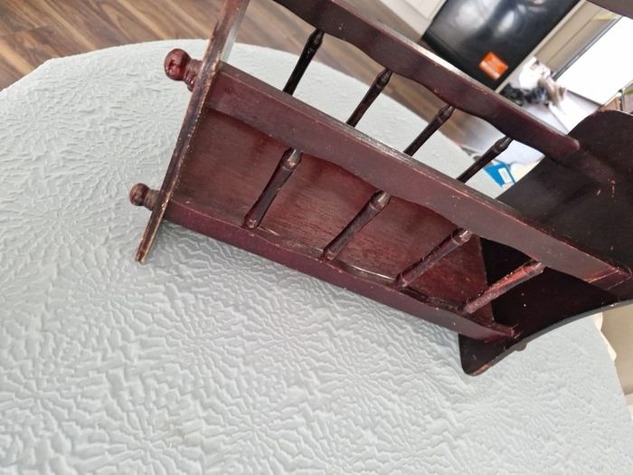 Magazine holder