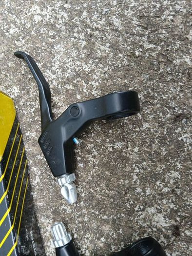 bike brake levers and mudguards