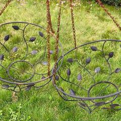 2 hanging baskets