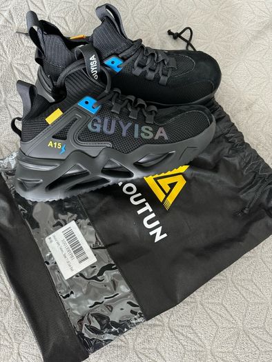 Safety shoes / boots