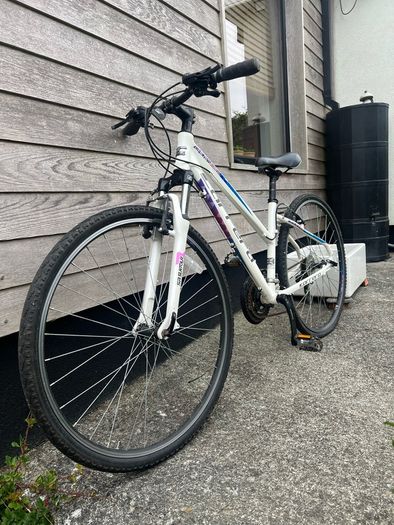 Carrera Crossfire Women's Hybrid Bike 28"