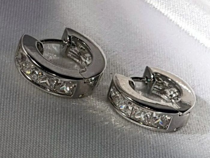 Pristine Vintage Reversible Silver Huggies