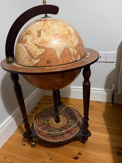 Decorative Globe Bar Cabinet / Zodiac Table  120