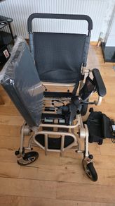 Electric wheelchair