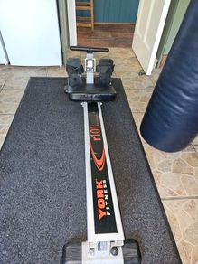 Rowing machine and Punch Bag for sale