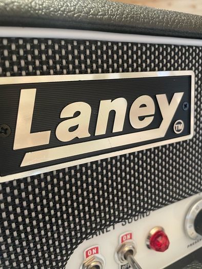 Laney LA Studio.
