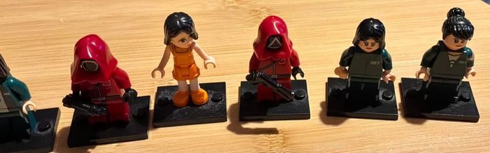 8 x Squid Game mini figures